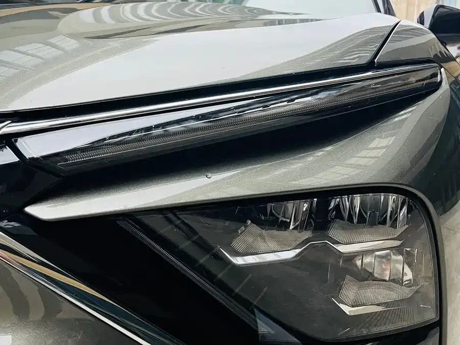 Citroen Versailles C5 X Versailles C5 X 2025 1.6T Overseas Edition 2024 — миниатюра 3