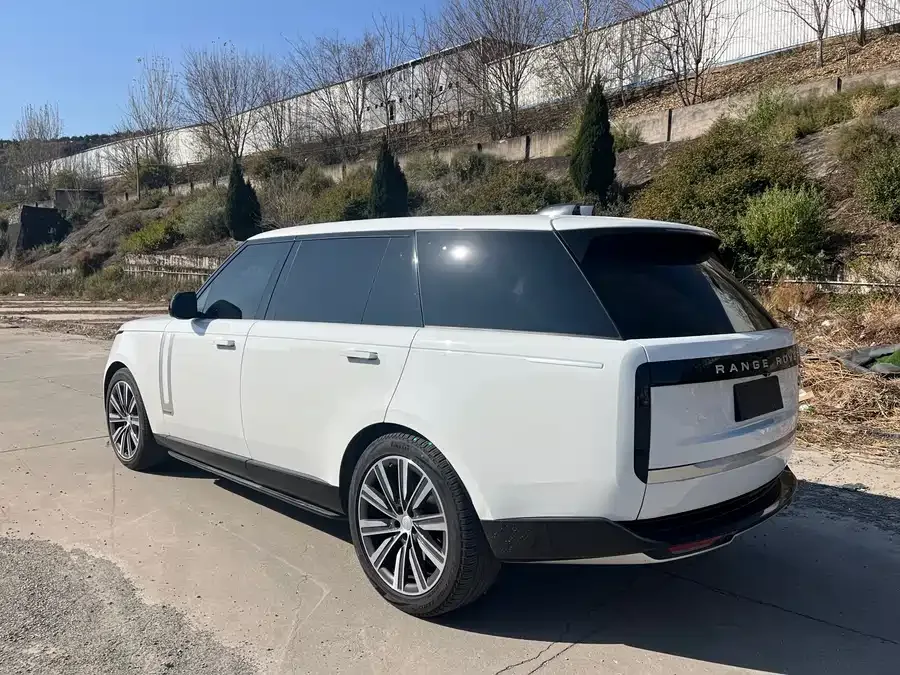 Land Rover Range Rover Range Rover 2024 3.0 L6 400PS Model Extended Edition 2025 — миниатюра 2