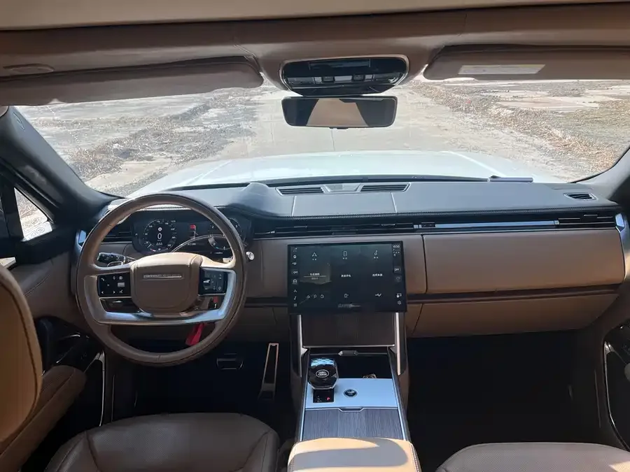 Land Rover Range Rover Range Rover 2024 3.0 L6 400PS Model Extended Edition 2025 — миниатюра 4
