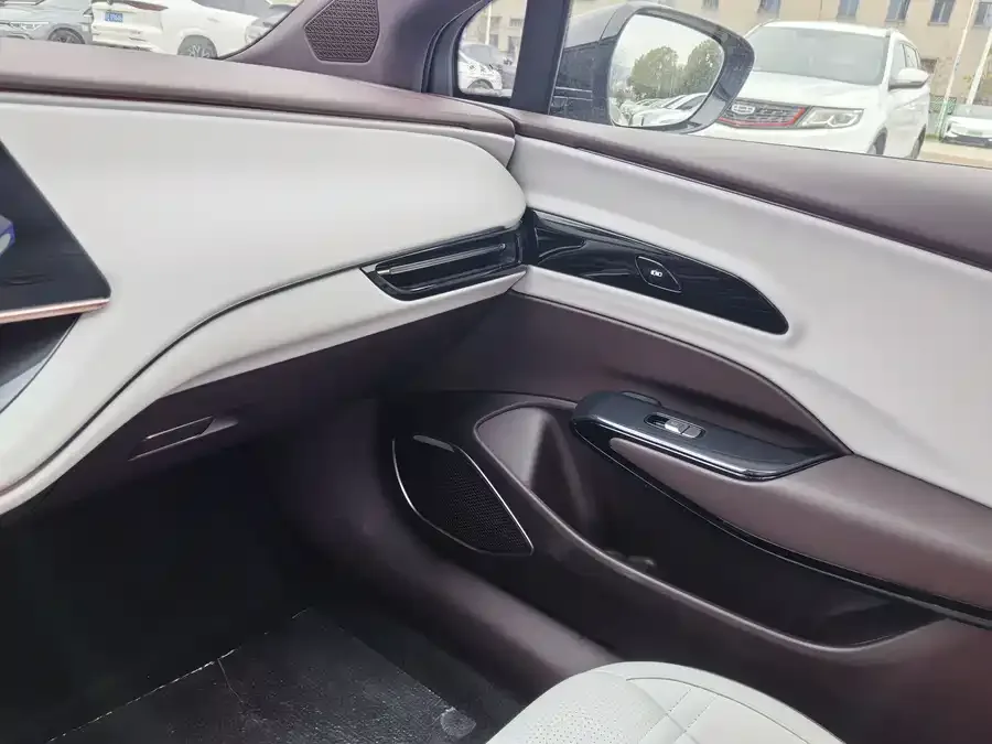 Hongqi EH7 Hongqi EH7 2024 690 Pro 2024 — миниатюра 3
