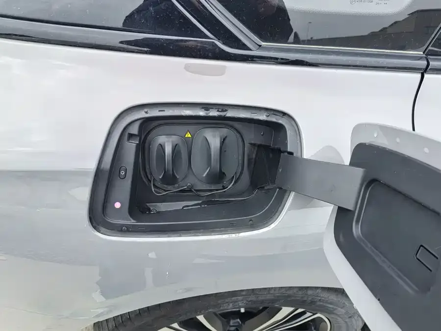 Hongqi EH7 Hongqi EH7 2024 690 Pro 2024 — миниатюра 5