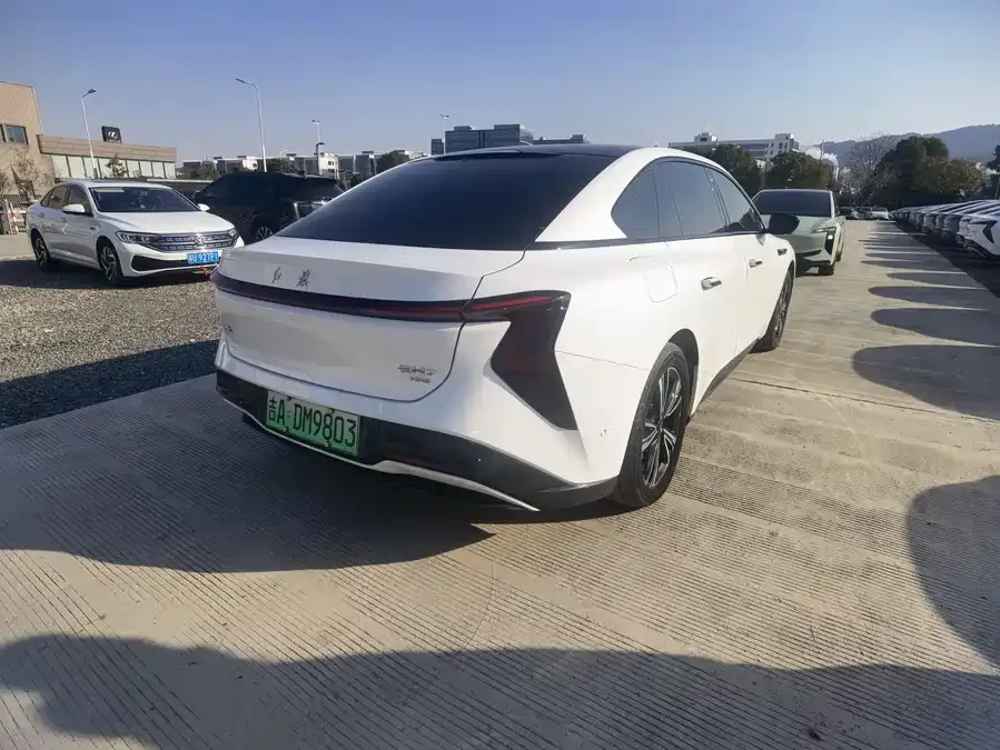 Hongqi EH7 Hongqi EH7 2024 690 Pro 2024 — миниатюра 2