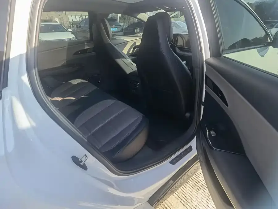 Hongqi EH7 Hongqi EH7 2024 690 Pro 2024 — миниатюра 5