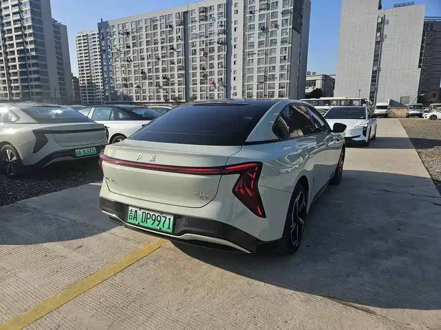 Hongqi EH7 Hongqi EH7 2024 760 Pro+ 4WD version 2024 — миниатюра 2