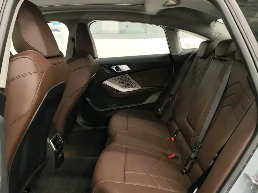 BMW 2 Series BMW 2 Series 2025 225L M Sports Package 2025 — миниатюра 3