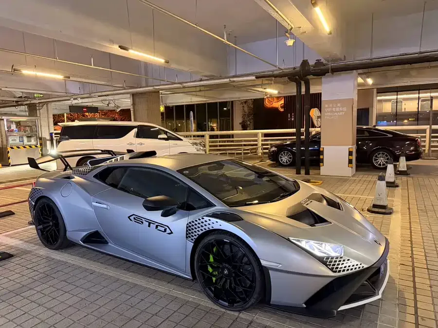 Lamborghini Huracn 2022