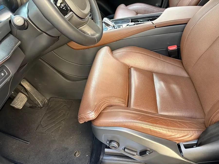 Volvo XC90 Plug-in Hybrid 2024 T8 Zhizun Luxury Edition 7 Seaters 2025 — миниатюра 2