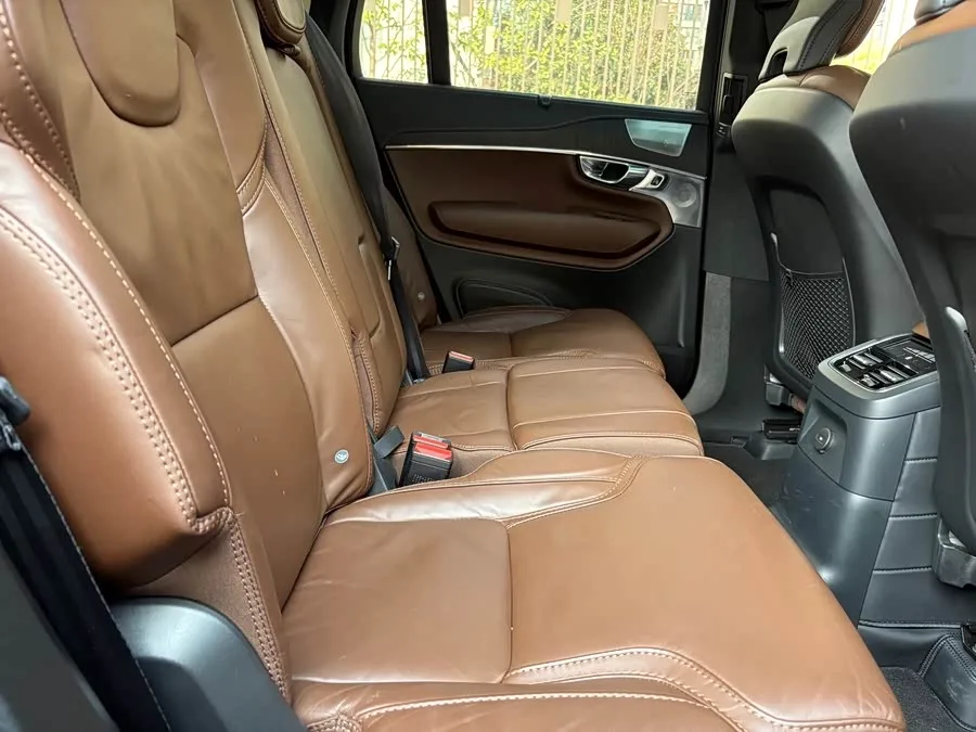 Volvo XC90 Plug-in Hybrid 2024 T8 Zhizun Luxury Edition 7 Seaters 2025 — миниатюра 3