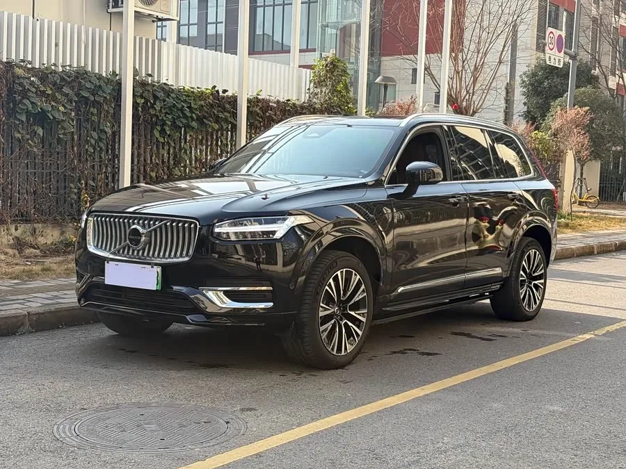 Volvo XC90 Plug-in Hybrid 2025