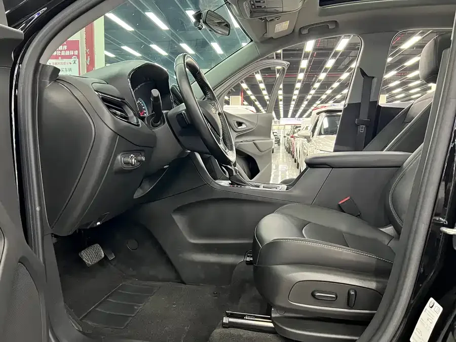 Chevrolet Equinox Explorer 2022 535T Chijie Edition 2022 — миниатюра 2