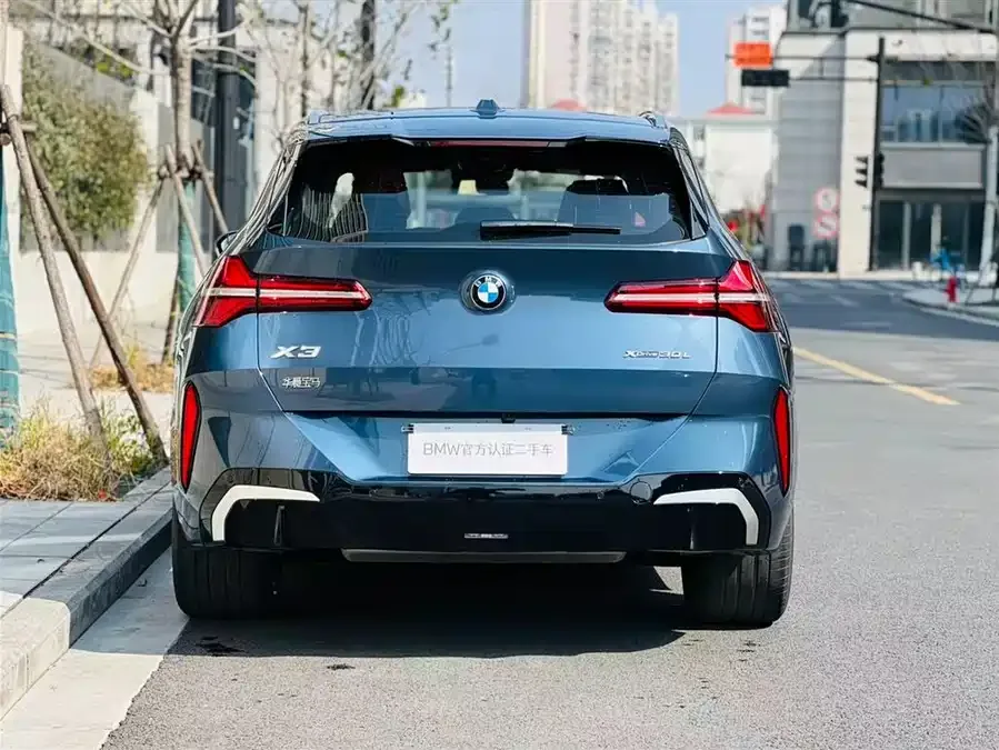 BMW X3 2025 xDrive30L Exclusive M Sport Package 2025 — миниатюра 2