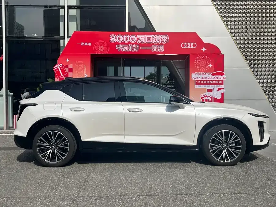 Cadillac GT4 2023 25T Premium Edition 2025 — миниатюра 2