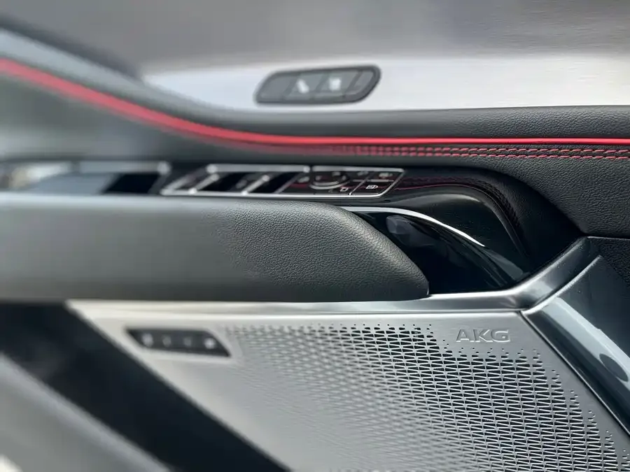 Cadillac GT4 2023 25T Premium Edition 2025 — миниатюра 5