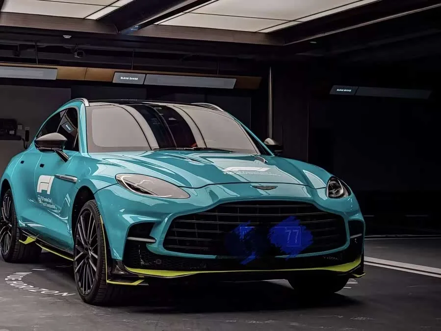 Aston Martin DBX 2022