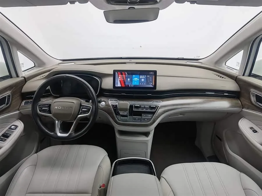 Roewe iMAX8 Roewe iMAX8 2023 400TGI Premium Edition 2023 — миниатюра 2