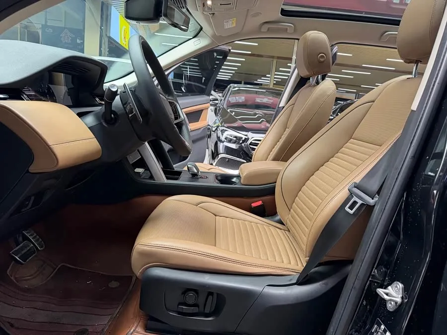 Land Rover Pre-owned Discovery Sports Discovery Sport 2024 Luxury Custom Edition 2023 — миниатюра 3