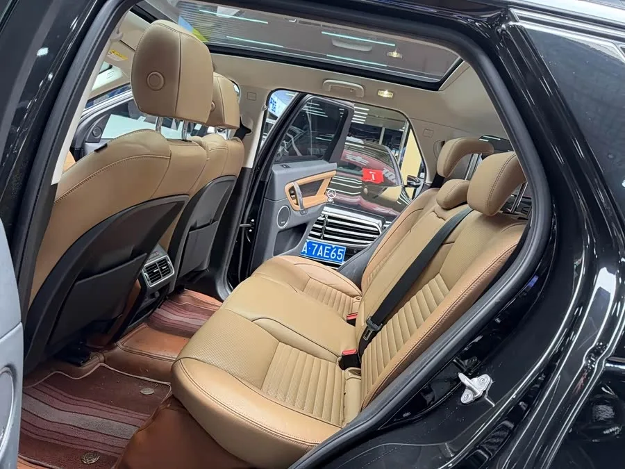 Land Rover Pre-owned Discovery Sports Discovery Sport 2024 Luxury Custom Edition 2023 — миниатюра 4