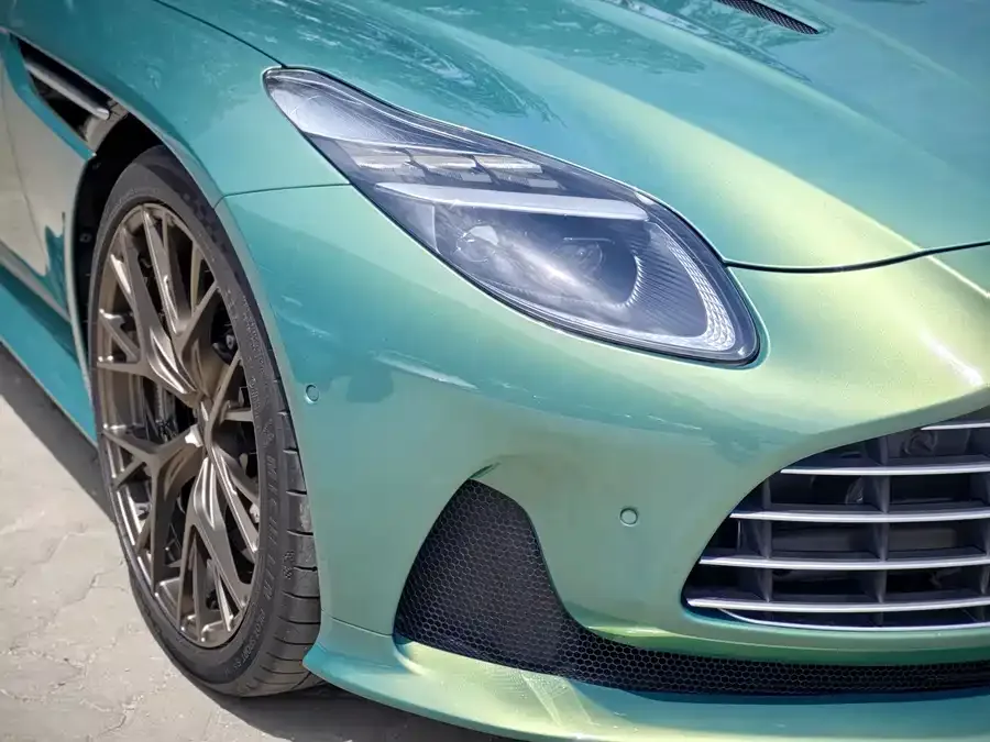 Aston Martin DB12 2025 4.0T V8 Coupe 2024 — миниатюра 2