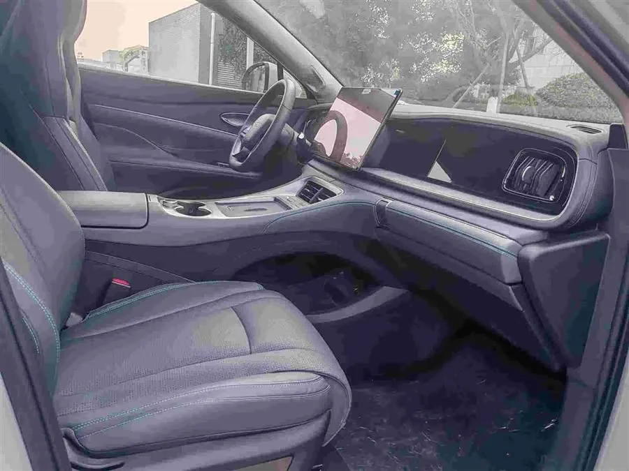 BYD Sea Lion 07 DM-i Sea Lion 07 DM-i 2025 150 Pilot+ Edition 2025 — миниатюра 2