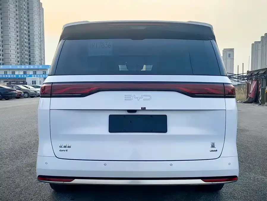 BYD summer Summer 2025 DM-i 1.5T 100km Surpassing Edition 2025 — миниатюра 4
