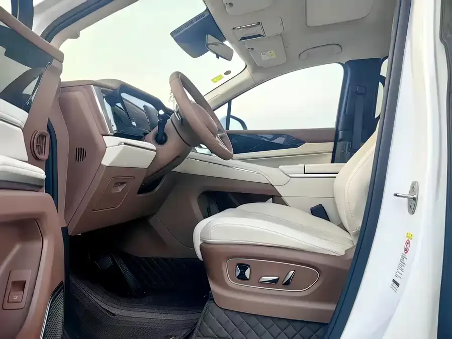 BYD summer Summer 2025 DM-i 1.5T 100km Surpassing Edition 2025 — миниатюра 5