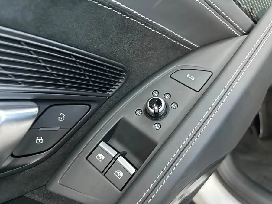 Audi R8 2022 V10 Coupe Performance 2023 — миниатюра 2