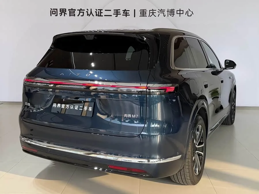 AITO M7 M7 2026 Extended Range Max 4WD 5-seater 2025 — миниатюра 2