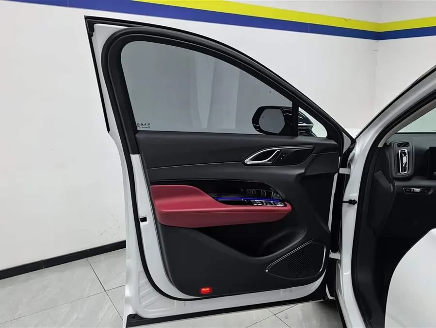 Hongqi HS3 Hongqi HS3 2023 1.5T 2WD Shanwei Edition 2024 — миниатюра 4