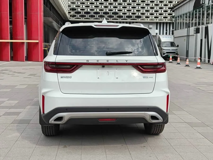 Geely Haoyue PRO Haoyue PRO 2025 1.5T DCT Vertical and Horizontal + New Year Supreme Edition 2025 — миниатюра 2