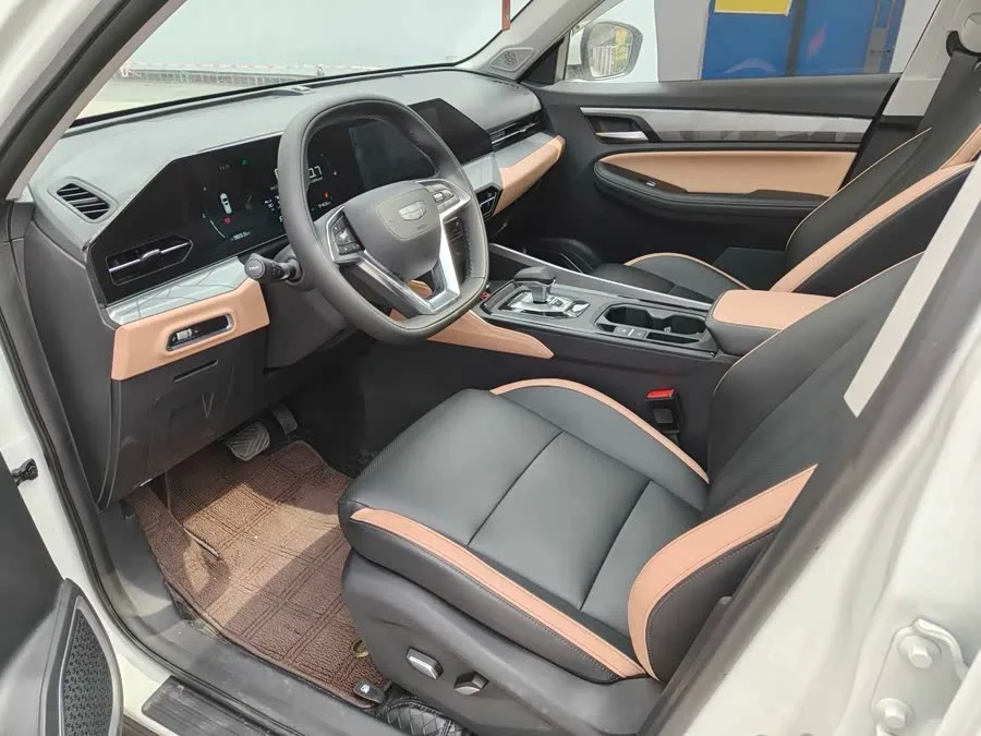 Geely Haoyue PRO Haoyue PRO 2025 1.5T DCT Vertical and Horizontal + New Year Supreme Edition 2025 — миниатюра 3