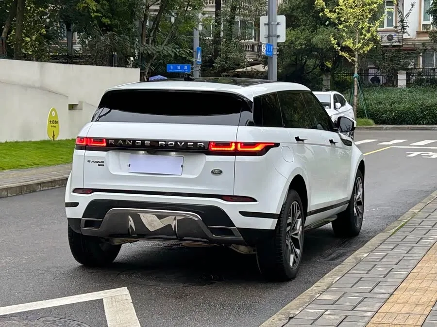 Land Rover Range Rover Aurora Range Rover Evoque 2022 Evoque L 249PS R-Dynamic Deluxe Edition 2023 — миниатюра 2