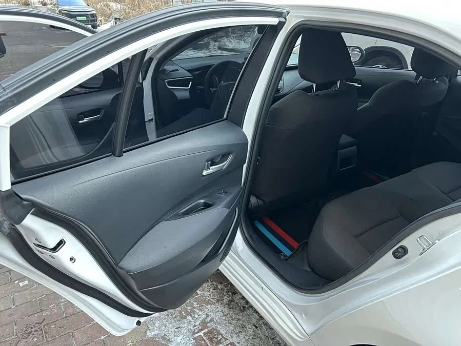 Toyota Corolla Corolla 2022 TNGA 1.5L CVT Pioneer Edition 2022 — миниатюра 4