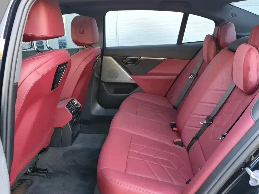 BMW i5 2025 eDrive 35L M Sport Package 2025 — миниатюра 5