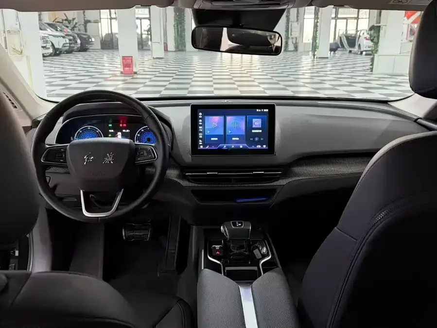 Hongqi E-QM5 Hongqi E-QM5 2023 Basic Travel Edition 2023 — миниатюра 2