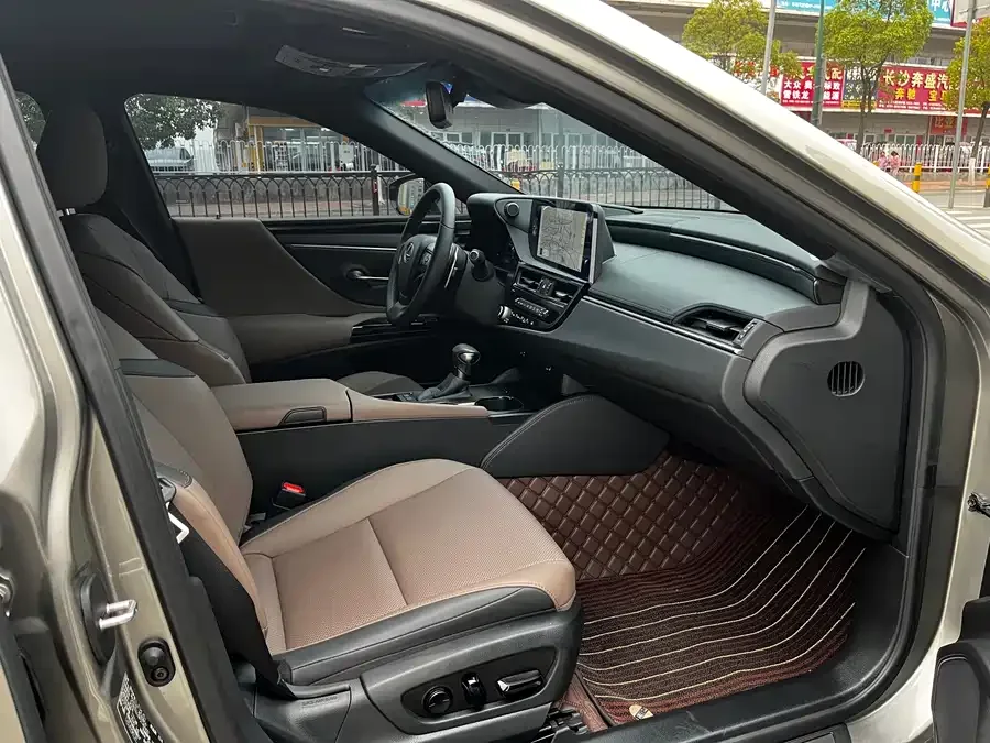 Lexus ES 2022 200 Excellence Edition 2023 — миниатюра 3