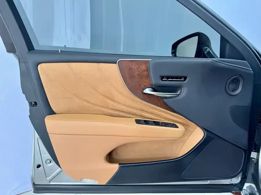 Lexus LS 2021 500h Excellence Edition 2022 — миниатюра 3