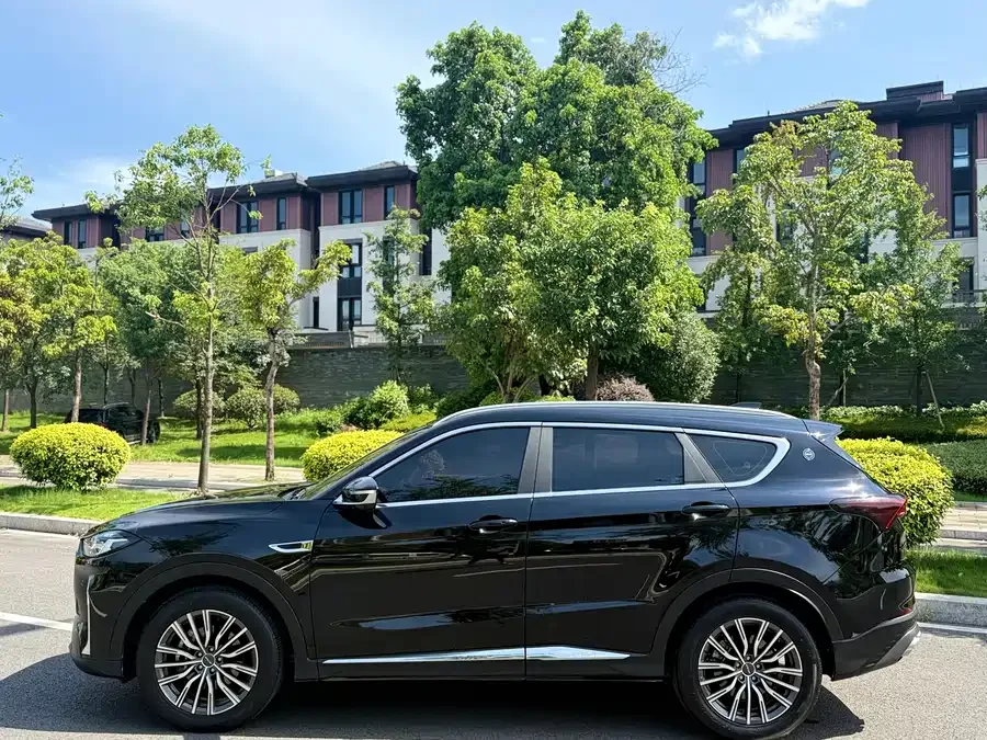 Jetour X70 Plus JETOUR X70 PLUS 2023 1.5T DCT Brave PLUS 7-seater 2023 — миниатюра 2
