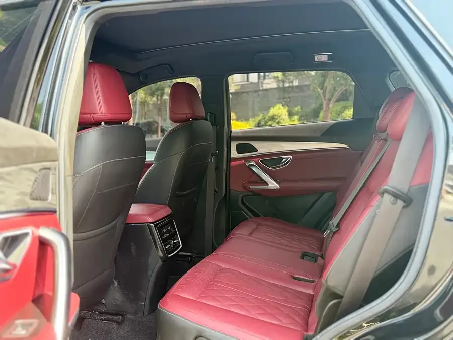 Jetour X70 Plus JETOUR X70 PLUS 2023 1.5T DCT Brave PLUS 7-seater 2023 — миниатюра 3