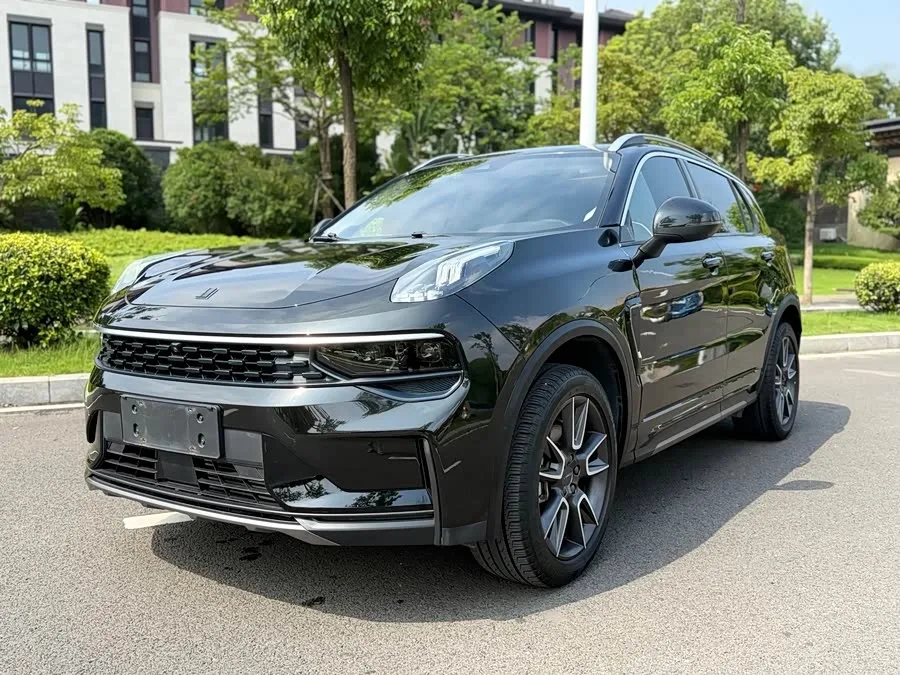 Lynk & Co 01 Lynk & Co 01 2020 2.0T 2WD Pure Pro Edition National VI 2022 — фото 1, купить с доставкой в Москву