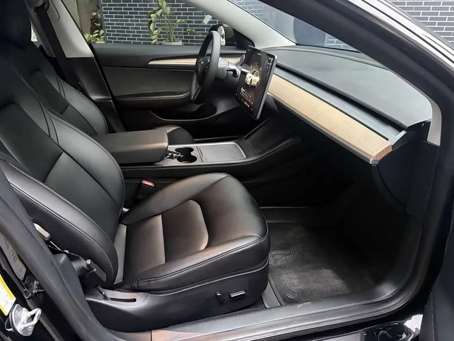 Tesla Model 3 Model 3 2022 rear-wheel drive version 2023 — миниатюра 3