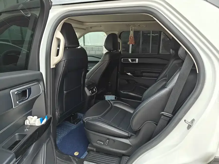 Ford Explorer Explorer 2023 EcoBoost 285 4WD Fashion Plus Edition 6 Seaters 2024 — миниатюра 2