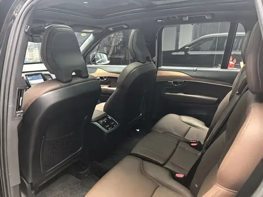 Volvo XC90 2024 B6 Zhiyi Luxury Edition 7 Seaters 2025 — миниатюра 5