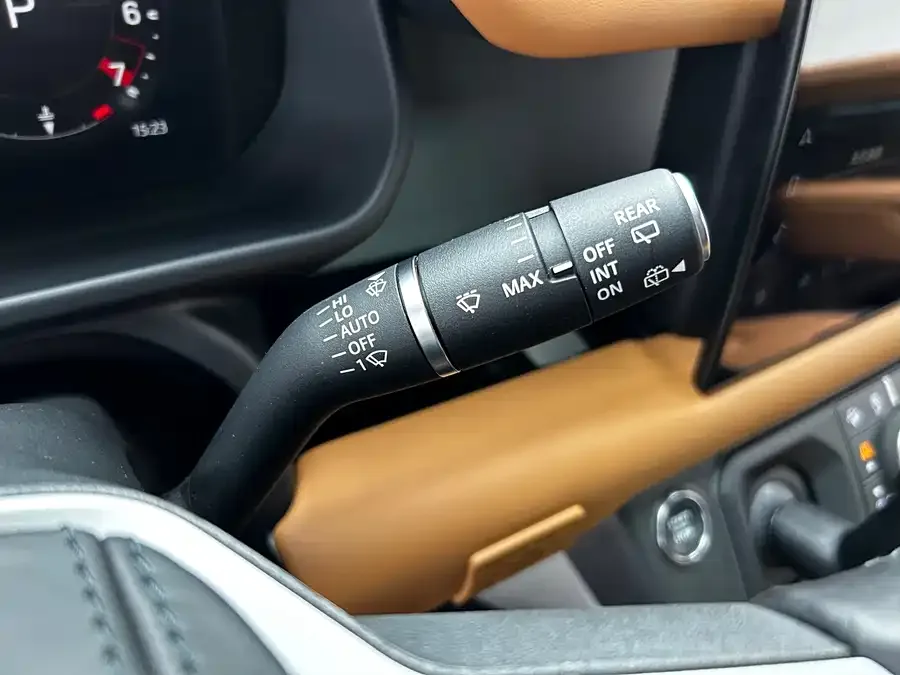 Land Rover guard Land Rover Defender 2024 110 3.0T P400 X-DYNAMIC HSE 2024 — миниатюра 3