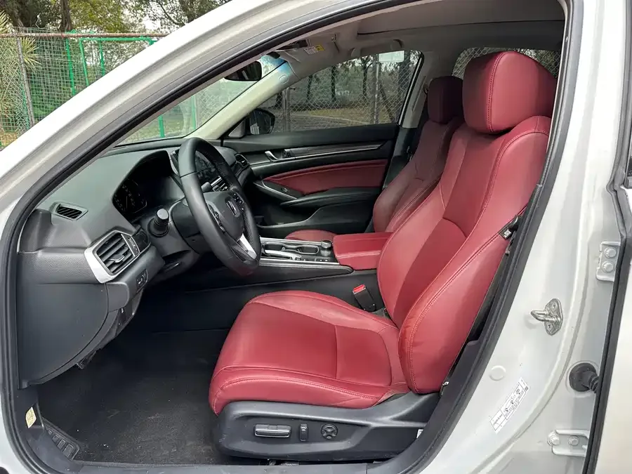 Honda Accord 2022 Accord 260TURBO Fantasy Night Premium Edition 2022 — миниатюра 4