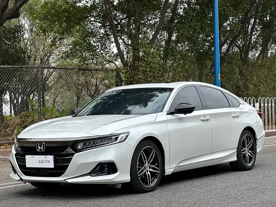 Honda Accord 2022 Accord 260TURBO Fantasy Night Premium Edition 2022 — фото 1, купить с доставкой в Москву