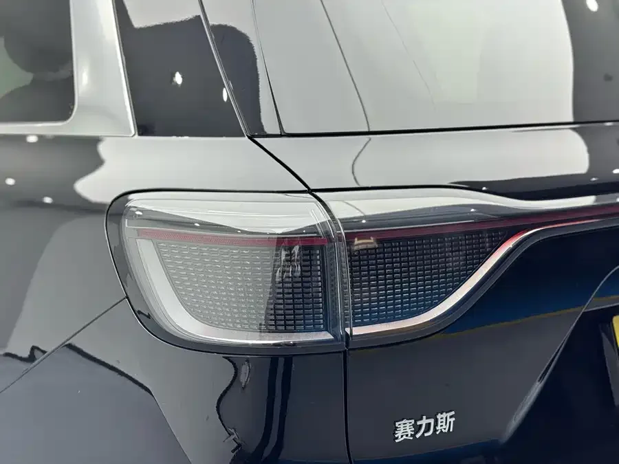 AITO M9 M9 2024 Extended Range Ultra Edition 52kWh 6-seater Edition 2025 — миниатюра 5