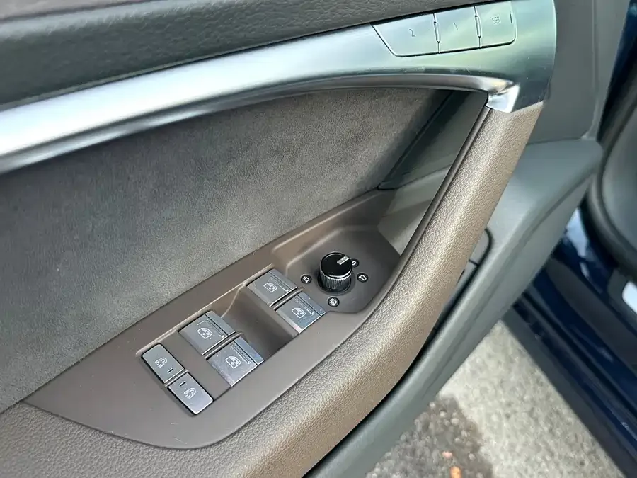 Audi A7L 2022 55 TFSI quattro S-line Jingyuan flow crystal package 2022 — миниатюра 2
