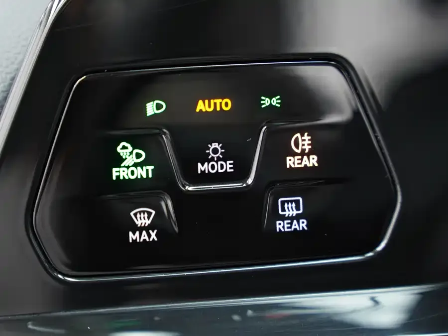 Volkswagen golf Golf 2021 280TSI DSG R-Line 2022 — миниатюра 5