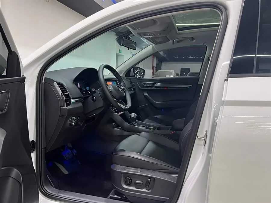 Skoda Karoq Korok 2023 TSI280 Exclusive Edition 2023 — миниатюра 3