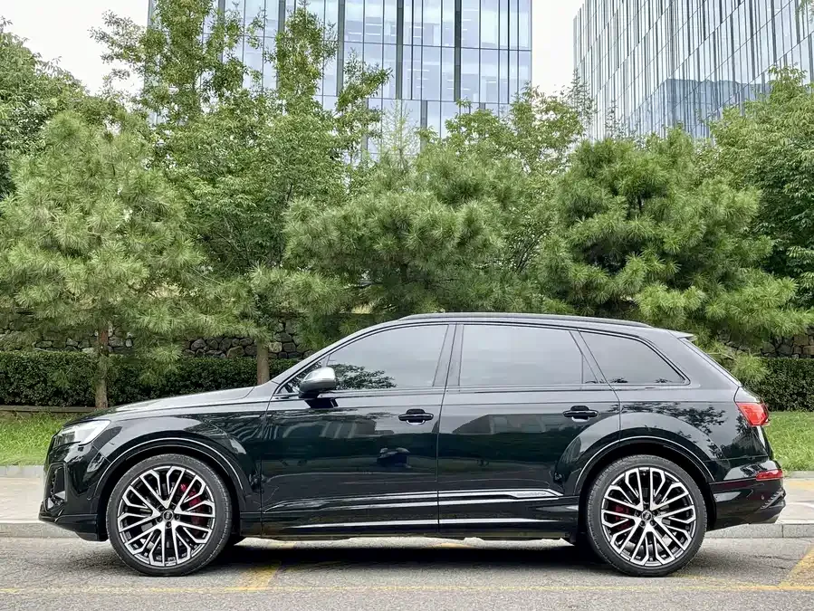 Audi SQ7 2024 4.0 TFSI 2025 — миниатюра 2